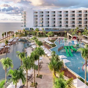 リゾート Hilton Cancun, An